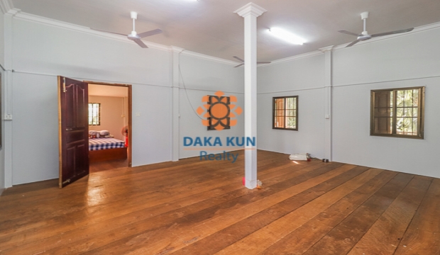 3 Bedrooms Wooden House for Rent in Siem reap-Sala kamreuk