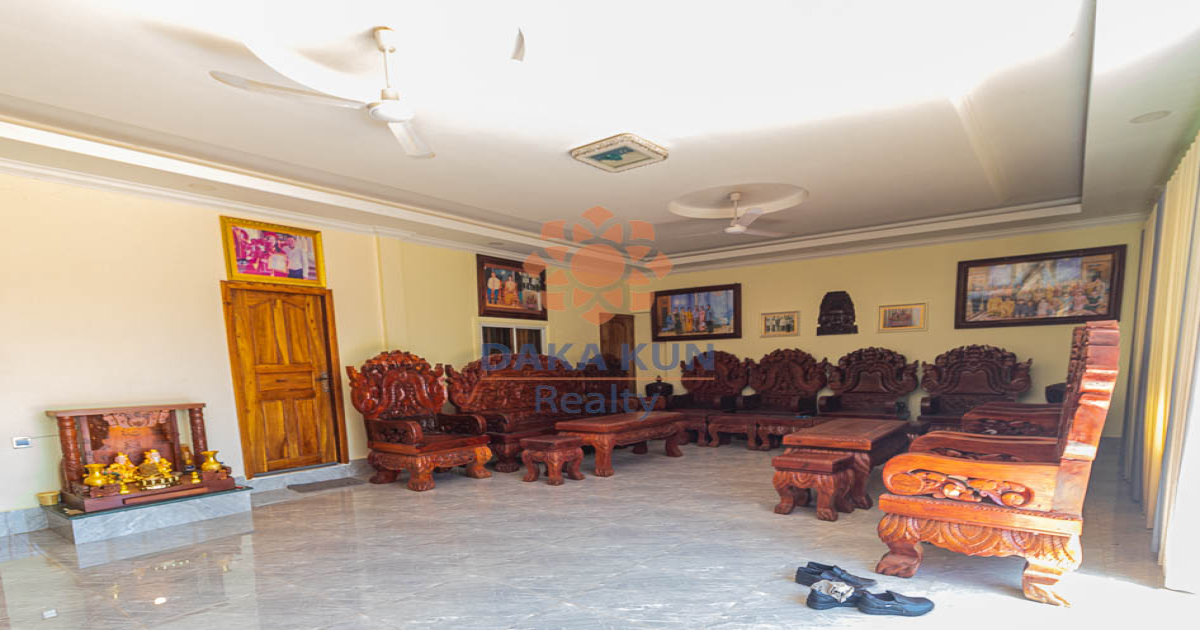 3 Bedrooms House for Sale in Siem Reap City, near Tavern Market