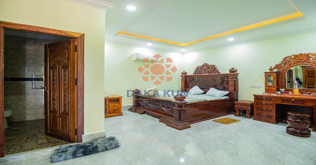 3 Bedrooms House for Sale in Siem Reap City, near Tavern Market