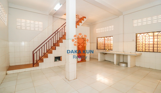 5 Bedrooms House for Rent in Siem Reap-Riverside