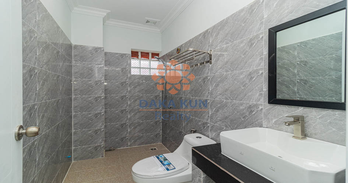 Commercial Building for Rent in Siem Reap City, near Angkor High School