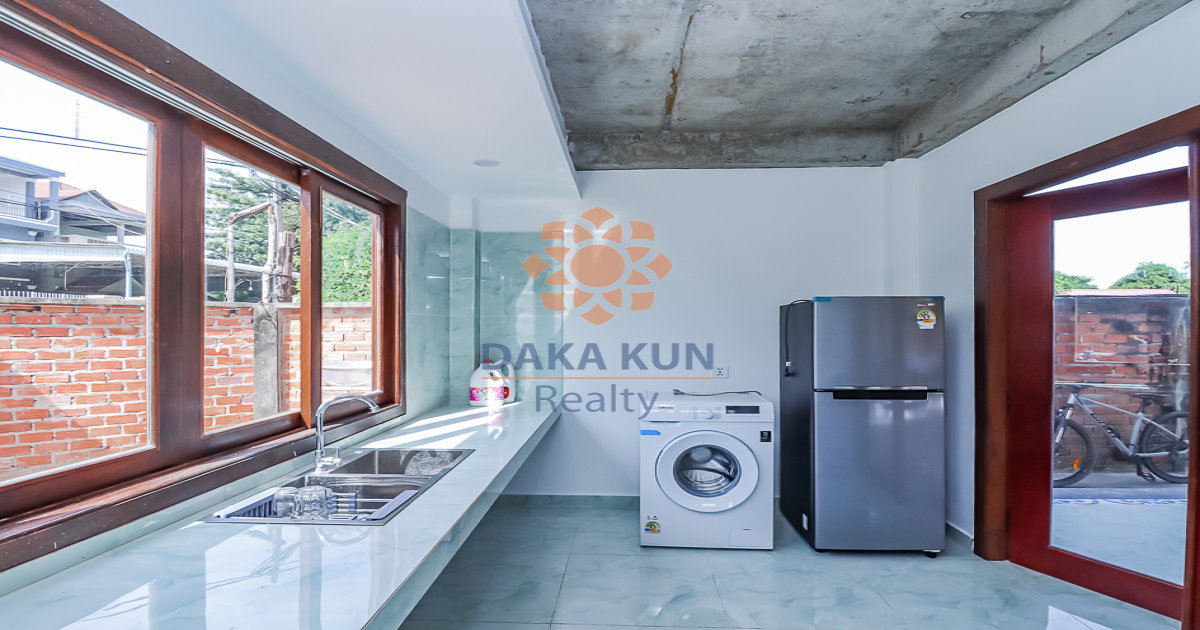 2 Bedrooms Wooden House for Rent in Siem Reap City, Sala Kamreuk