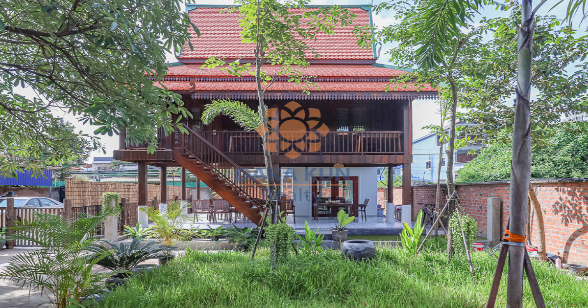2 Bedrooms Wooden House for Rent in Siem Reap City, Sala Kamreuk