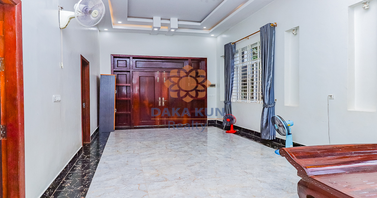 2 Bedrooms House for Rent in Siem Reap City, Chreav