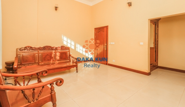 5 Bedroom House for Rent in Siem Reap - Svay Dangkum