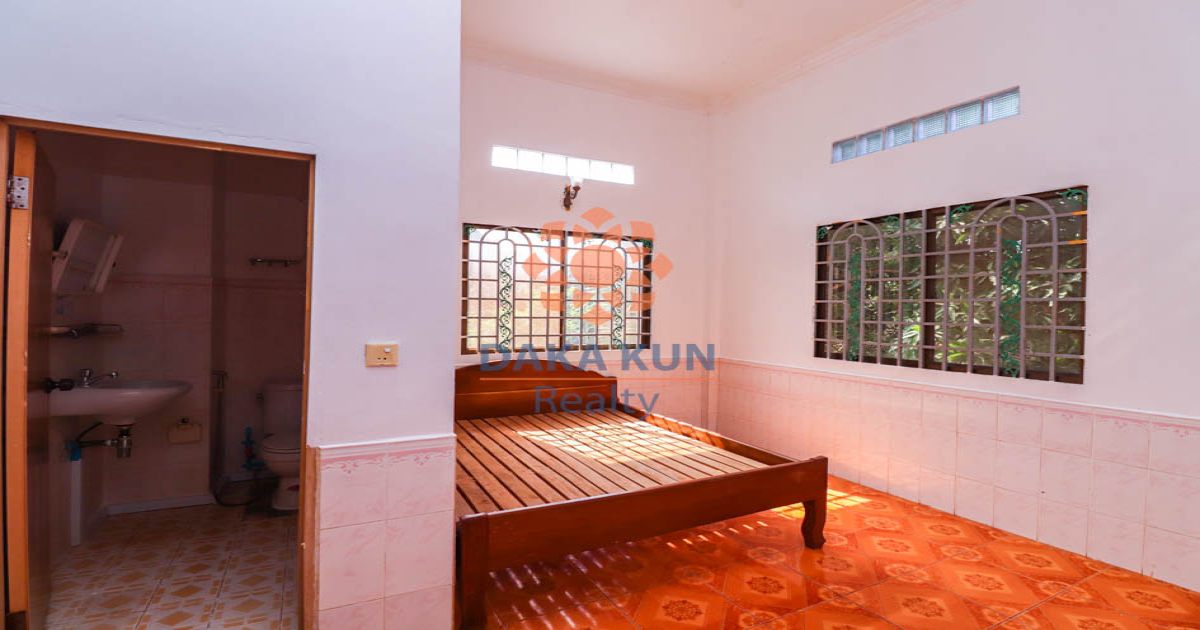 5 Bedrooms House for Rent in Sala Kamreuk, in Siem Reap City