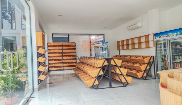 Shop for Rent on National road 6A, Riverside