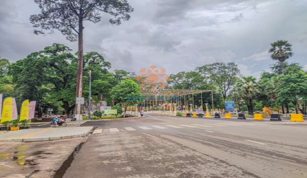 Shop for Rent on National road 6A, Riverside