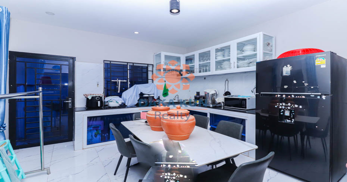 4 Bedrooms House for Rent in Siem Reap City-Sala Kamreuk