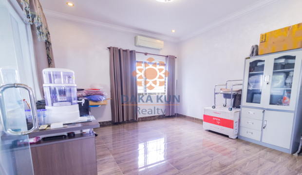 Urgent Sale House in Sala Kamreuk commune, Siem Reap
