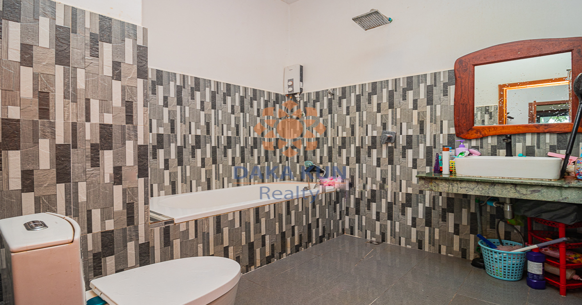 3 Bedrooms House for Rent in Siem Reap City, Chreav