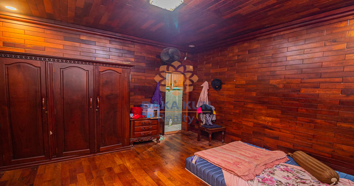 Warehouse for Rent on main road, in Siem Reap City