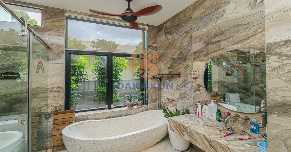 4 Bedrooms House for Sale in Siem Reap City, Svay Dangkum