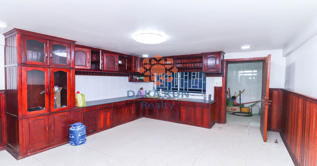 5 Bedrooms House for Rent in Siem Reap City - Sla Kram