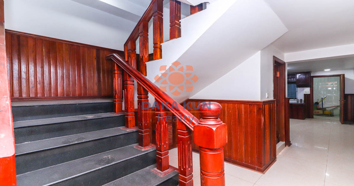 5 Bedrooms House for Rent in Siem Reap City - Sla Kram