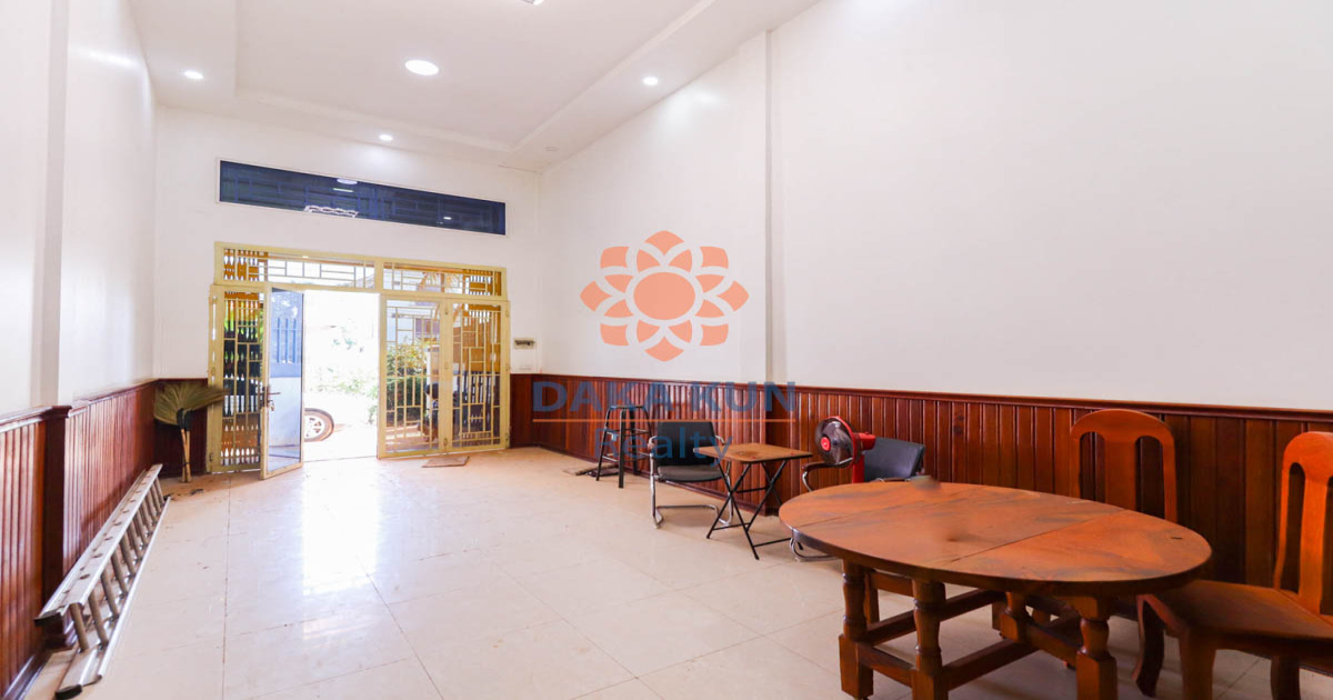 5 Bedrooms House for Rent in Siem Reap City - Sla Kram