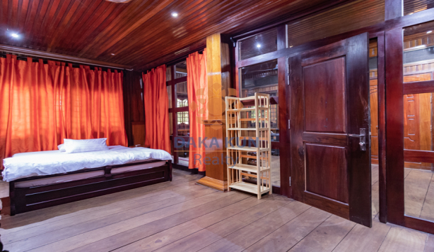 3 Bedrooms Wooden House For Rent in Siem Reap City-Sla Kram