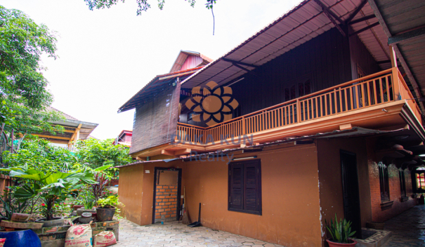 3 Bedrooms Wooden House For Rent in Siem Reap City-Sla Kram
