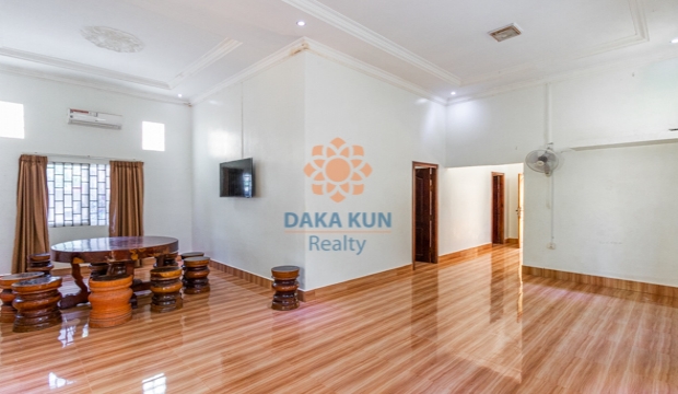 2 Bedrooms House for Rent in Siem Reap-Sala Kamreuk