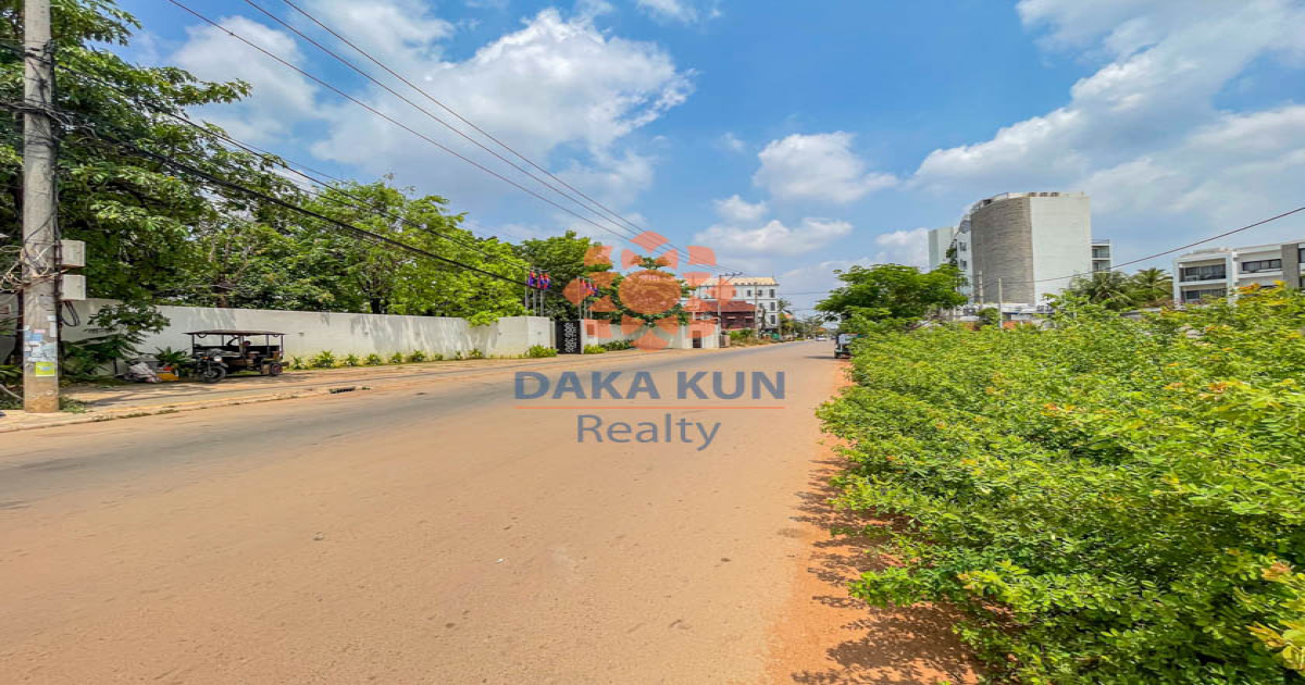 Commercial House for Sale in Siem Reap City, on Sala Kamreuk Road