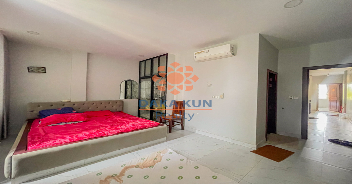 Commercial House for Sale in Siem Reap City, close to Funky Ln
