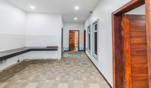 3 Bedrooms Apartment for Rent in Krong Siem Reap-Svay Dangkum