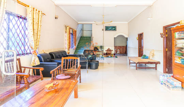 5 Bedrooms House for Rent in Krong Siem Reap-Svay Dangkum