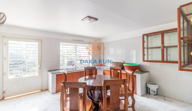 5 Bedrooms House for Rent in Krong Siem Reap-Svay Dangkum