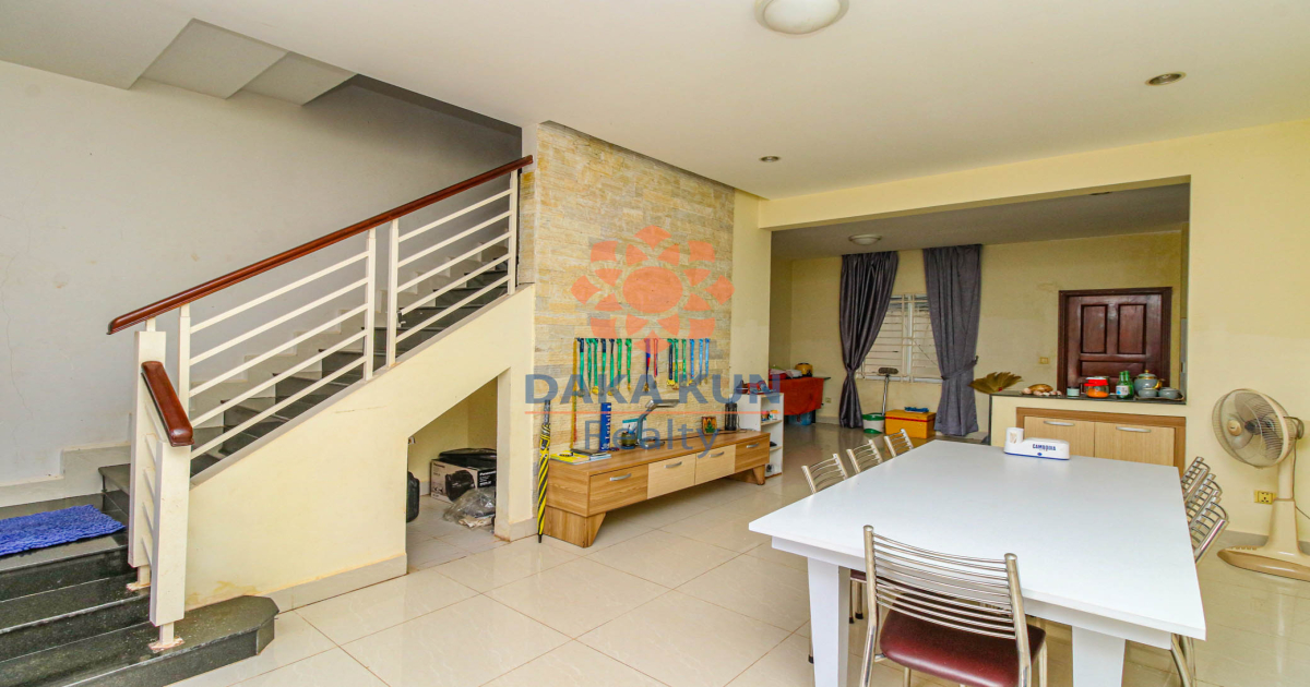 3​ Bedrooms House for Sale in Siem Reap City, Svay Dangkum