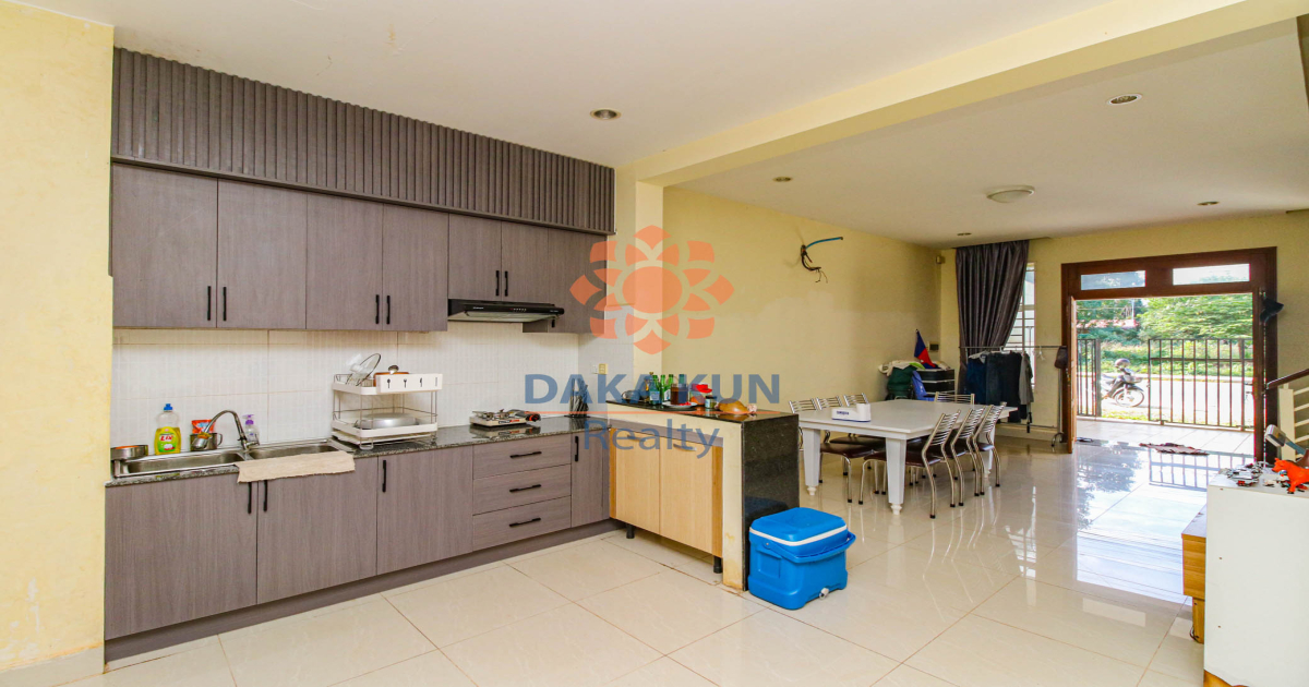 3​ Bedrooms House for Sale in Siem Reap City, Svay Dangkum