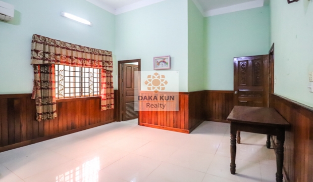4 Bedrooms House for Rent in Siem Reap-Sala Kamruek