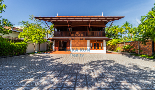 2 Bedrooms Wooden House for Rent in Krong Siem Reap-Sala Kamraeuk