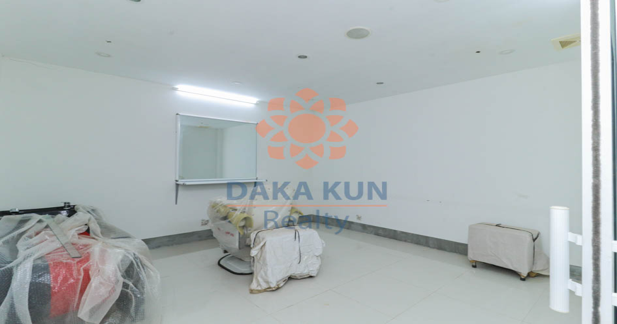 Building for Rent in Siem Reap City, Sangkat Svay Dangkum