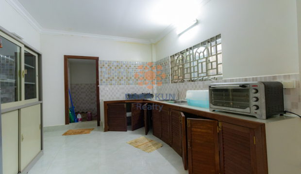 3 Bedrooms House For Rent In Siem Reap City-Sala Kamreuk