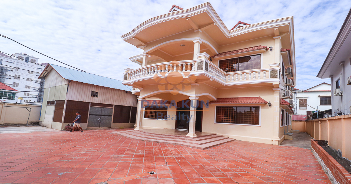 8 Bedrooms House for Rent in Siem Reap City, Svay Dangkum