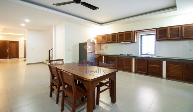 4 Bedrooms House for Rent in Krong Siem Reap-Svay Dangkum