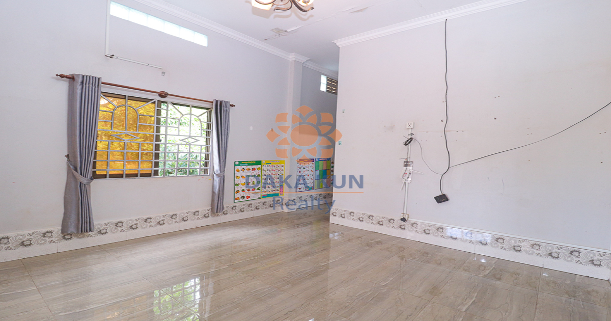 2 Bedrooms House for Rent in Siem Reap City, Sla Kram