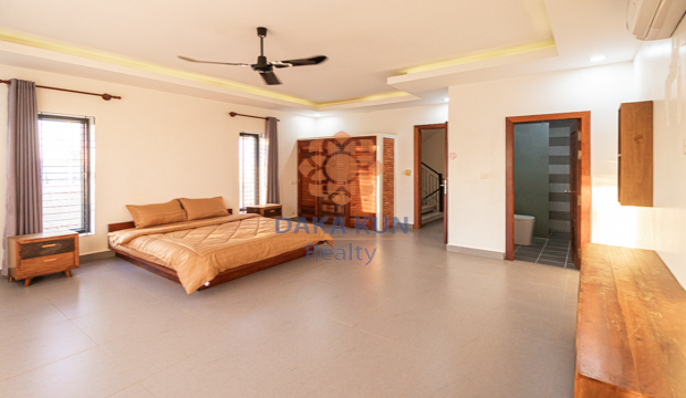 4 Bedrooms House for Rent in Krong Siem Reap-Svay Dangkum