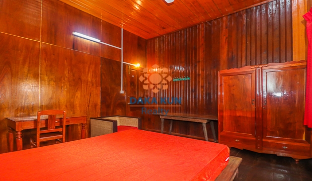 4 Bedrooms Wooden House for Rent near Wat Bo-Siem Reap