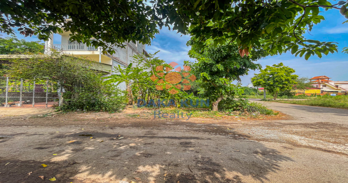 Land for Sale in Siem Reap City, Sala Kamreuk