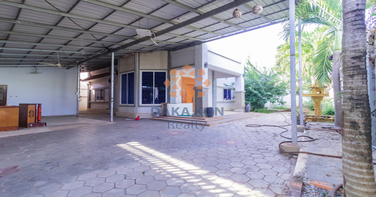4 Bedrooms House for Rent In Siem Reap City-Svay Dangkum