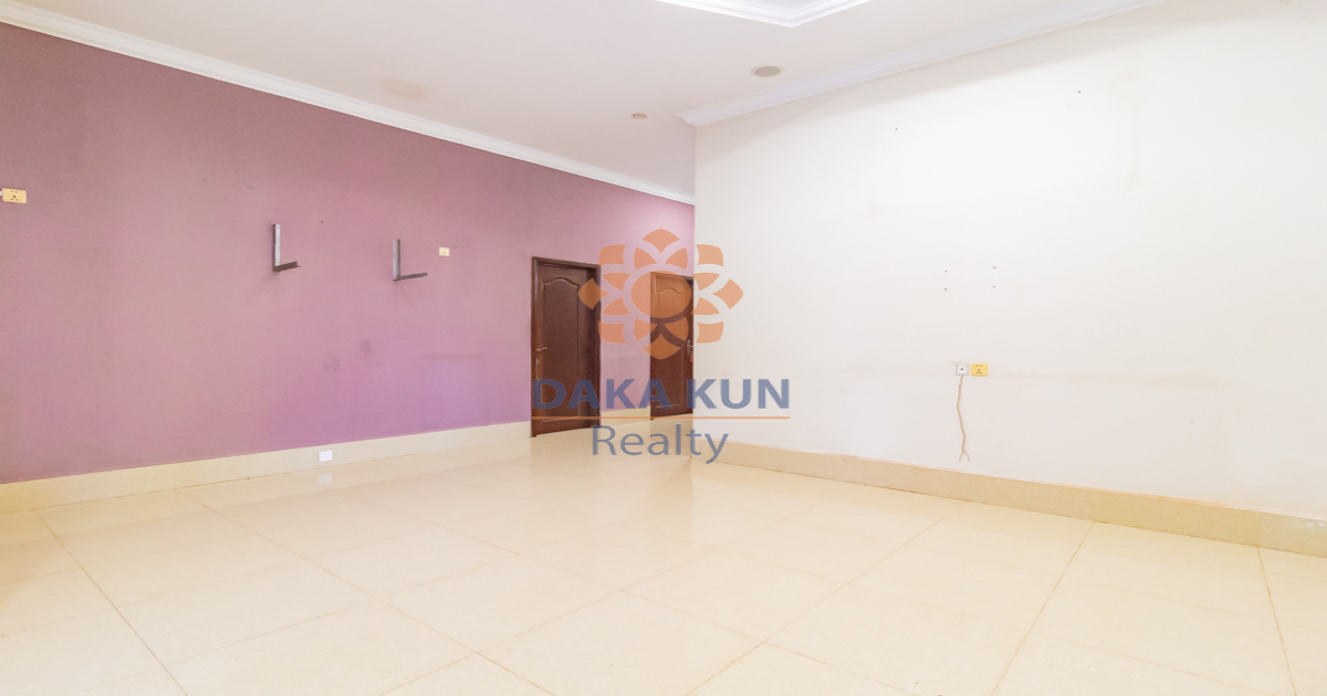4 Bedrooms House for Rent In Siem Reap City-Svay Dangkum