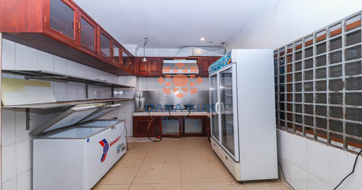 24 Rooms Guesthouse for Rent in Krong Siem Reap-Taphul Rd