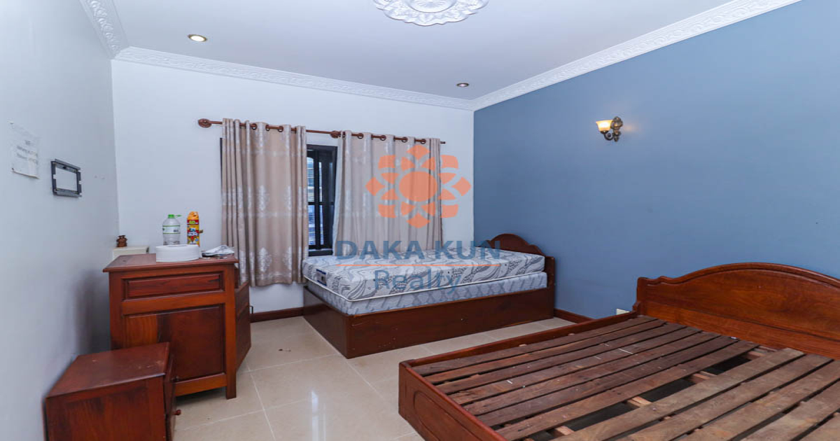 24 Rooms Guesthouse for Rent in Krong Siem Reap-Taphul Rd