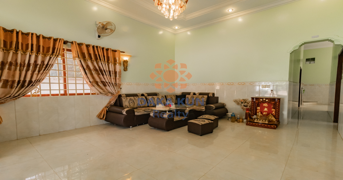 6 Bedrooms House for Rent in Siem Reap City, Sala Kamreuk