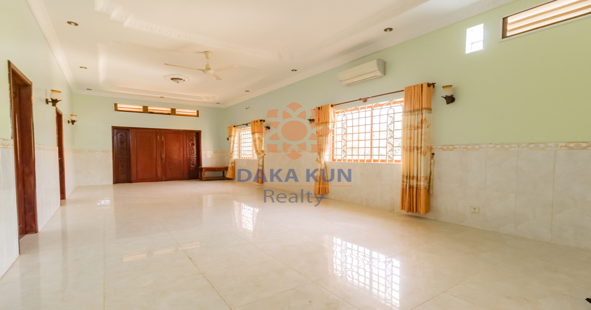 6 Bedrooms House for Rent in Siem Reap City, Sala Kamreuk