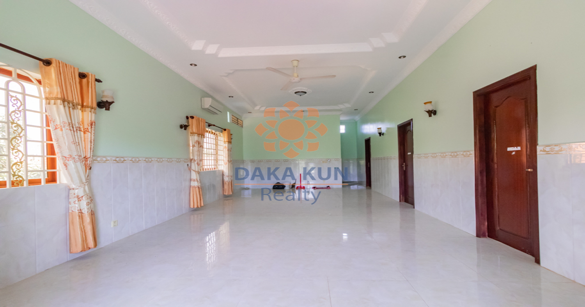 6 Bedrooms House for Rent in Siem Reap City, Sala Kamreuk