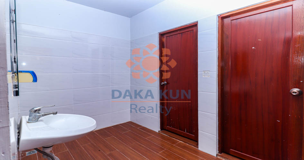 Commercial Building for Rent on National Road 6, Siem Reap city