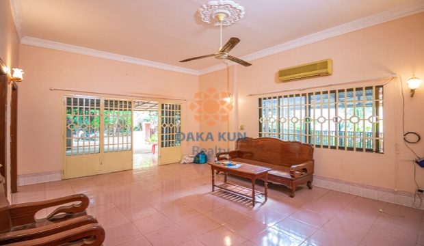 3 Bedrooms House for Rent in Siem Reap-Svay Dangkum