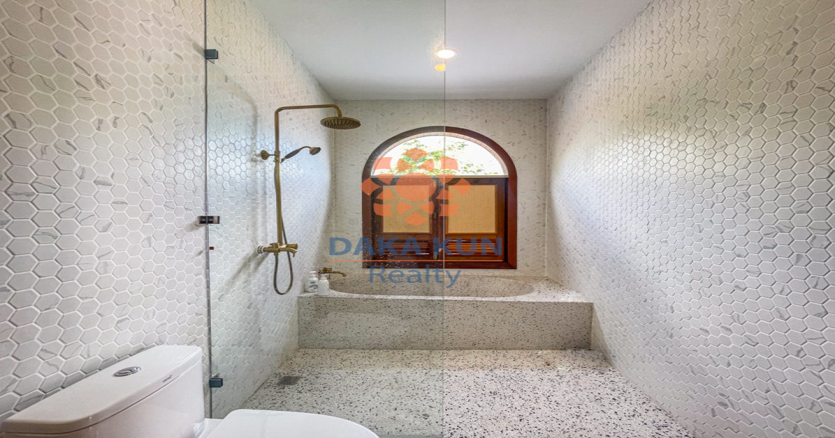 Villa with Swimming Pool for Sale in Siem Reap City, Svay Dangkum